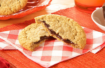 Oatmeal Cookie filled with Chocolate